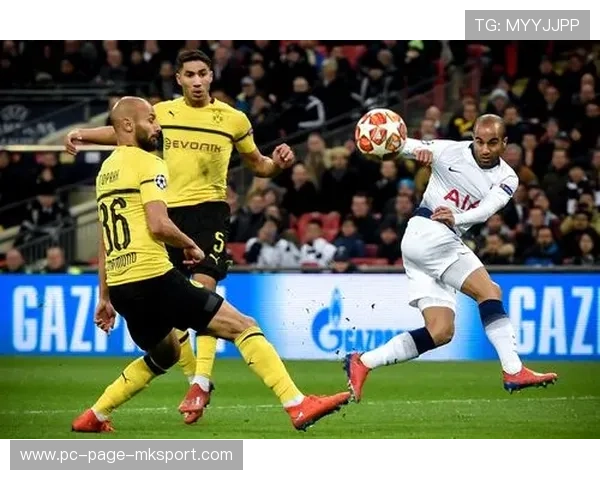 托特纳姆热刺弧顶直传创造绝佳机会